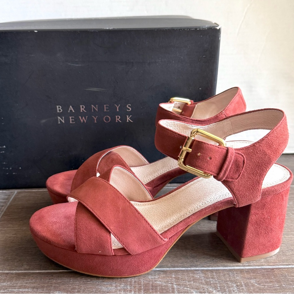 Barneys New York “Sandra” Criss Cross Suede Platform Sandals – Size 8- 90s style